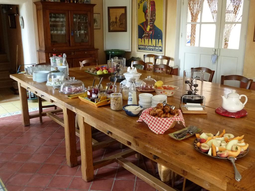 Une Campagne En Provence Bras المظهر الخارجي الصورة
